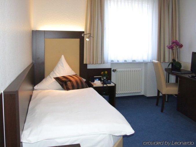 Hotel Lousberg Aachen Room photo